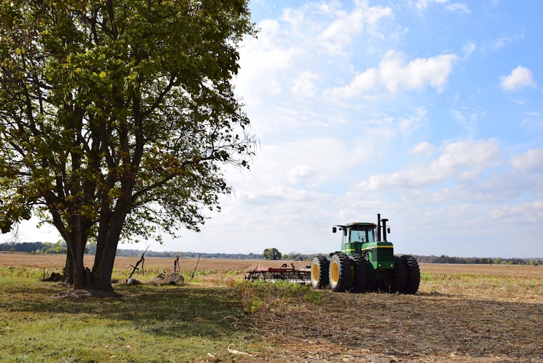 Photo Tractor plowing